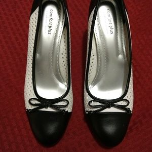 comfort plus by Predictions Black and White Perforated Cap-Toe Heels